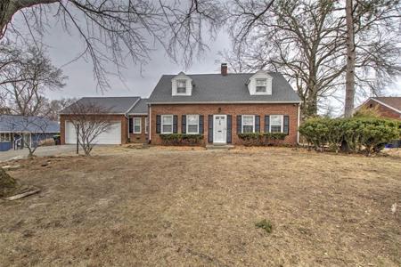 228 Southmoreland Place