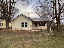 156 E Maple