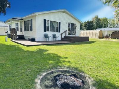 330 Twin Lake