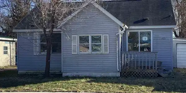 221 Saginaw