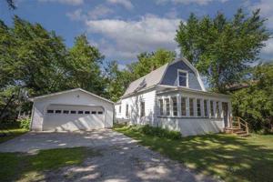 140 W Brown St