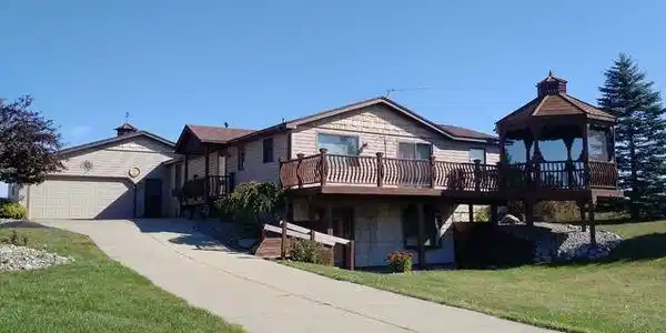 1544 MANCHESTER WAY