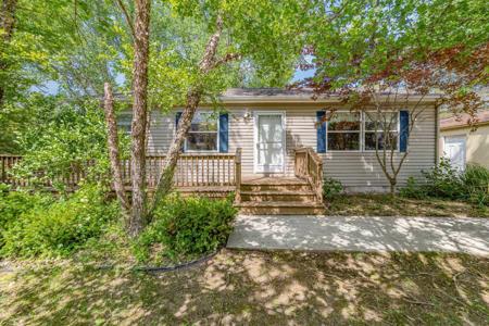 5362 S Pine