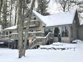 1077 PINEWAY DRIVE
