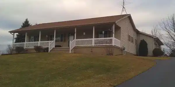 1552 HAMPTON DRIVE