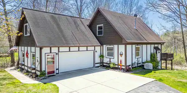 3180 N Branch