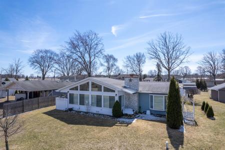 296 Island Drive