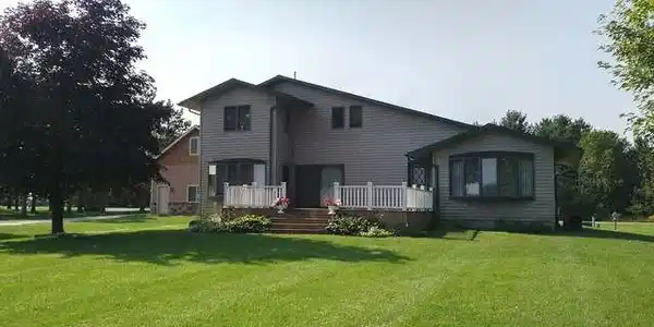 1786 BERKSHIRE DRIVE