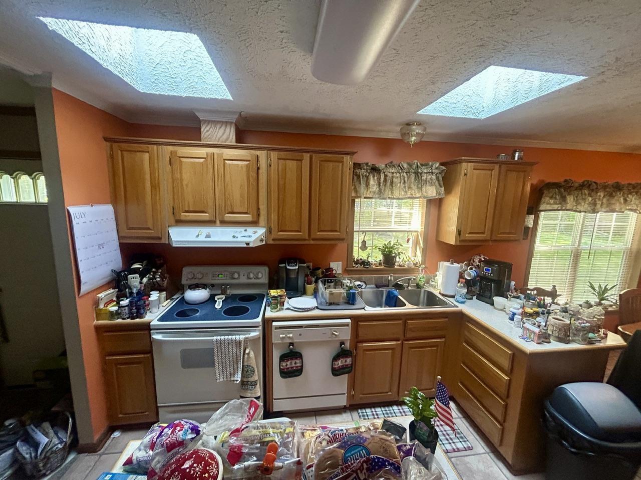 Image 2: Kitchen