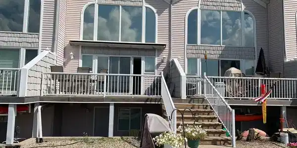 1710 CASTLEVIEW COURT
