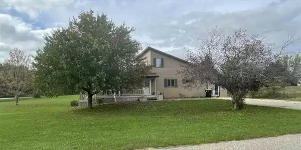 1672 HAMPTON DR