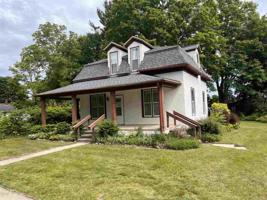 183 E Pine