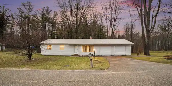 3305 Robertson Drive