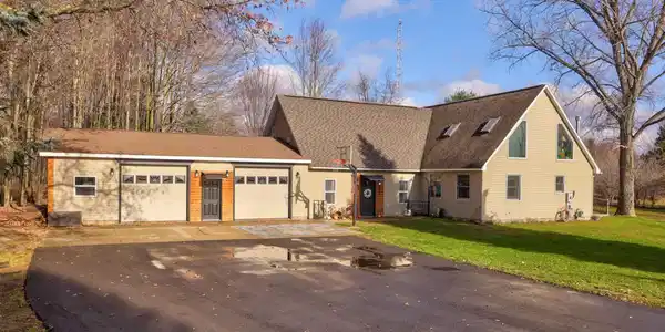 2122 Heather Way