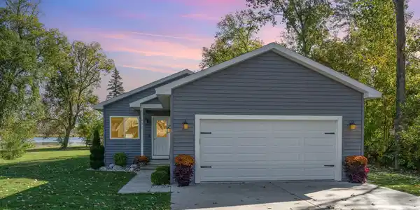 233 Lakeview Court