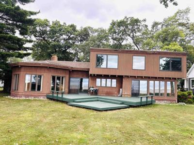 89 Bay Shore Drive