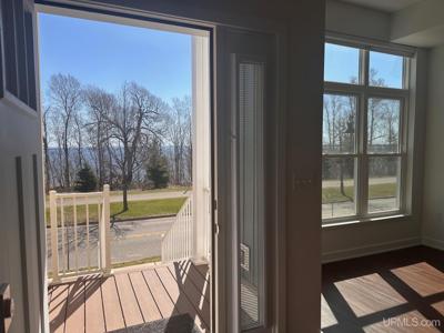 776 S Lakeshore Boulevard