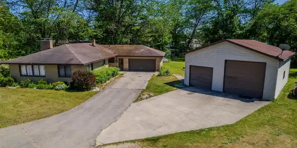219 Lakeview Drive