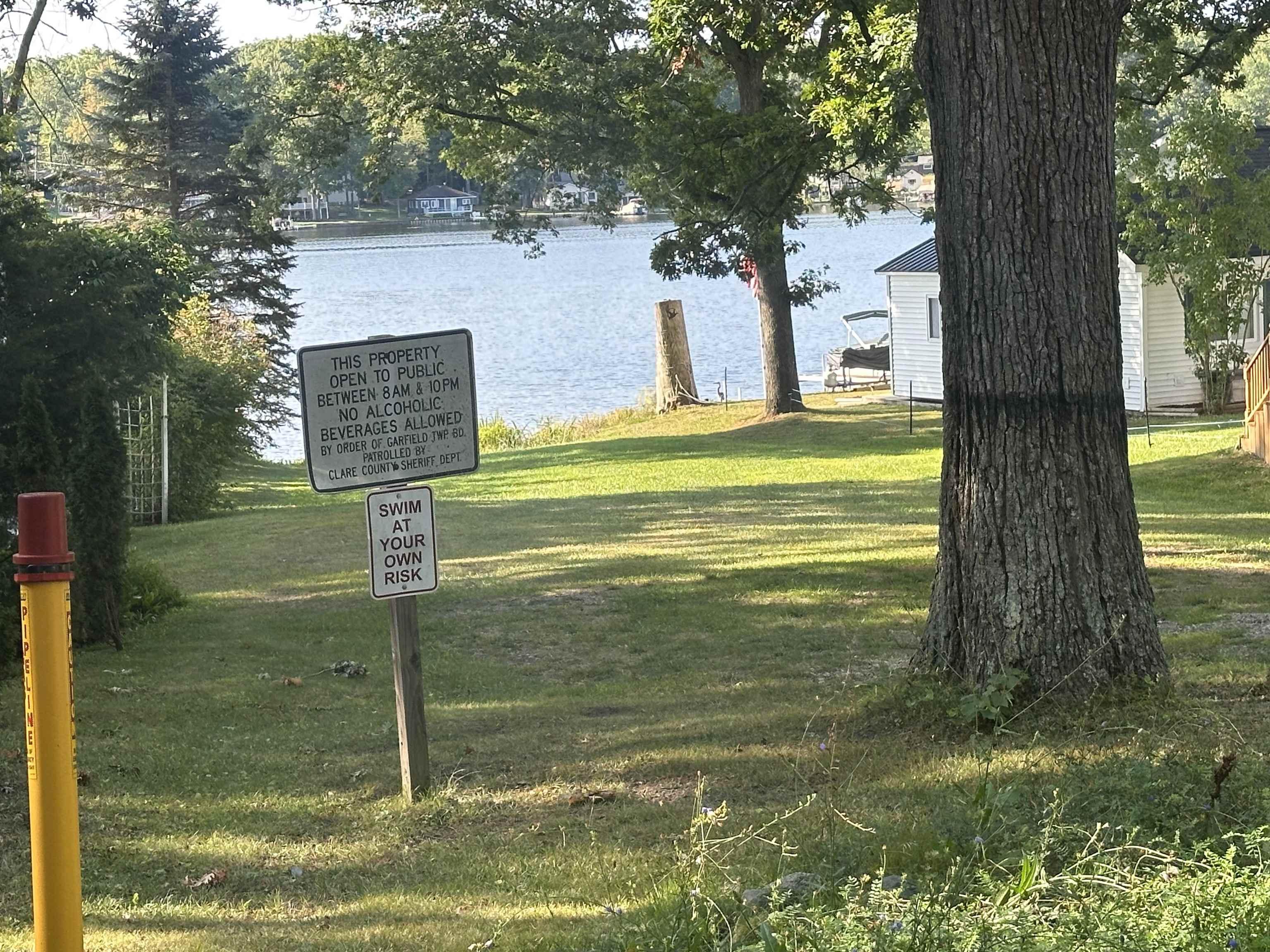 Image 3: Walking distance from property