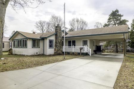 3055 Maplewood Drive