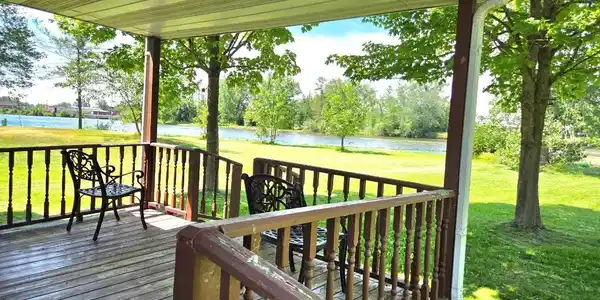 Image 4: Waterside Porch