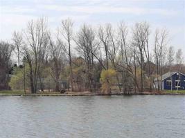 UNIT 5 LAKEVIEW COURT