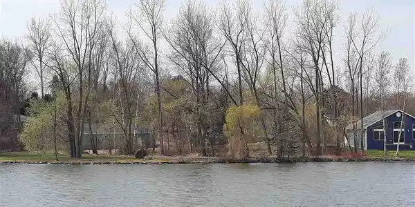 UNIT 5 LAKEVIEW COURT