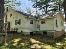 1320 Hillcrest