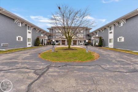 4500 Lakeshore #03 Road