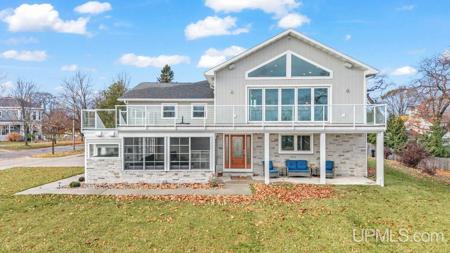 430 Lake Shore Drive