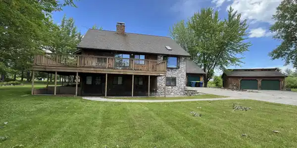 5392 Thornchester Court