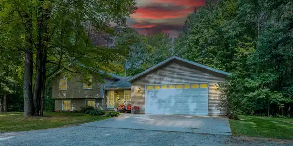 1124 Wiggins Lake Road