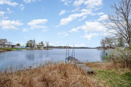 1521 E Pratt Lake Road