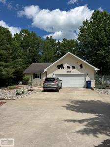 6651 Tamarack Trail