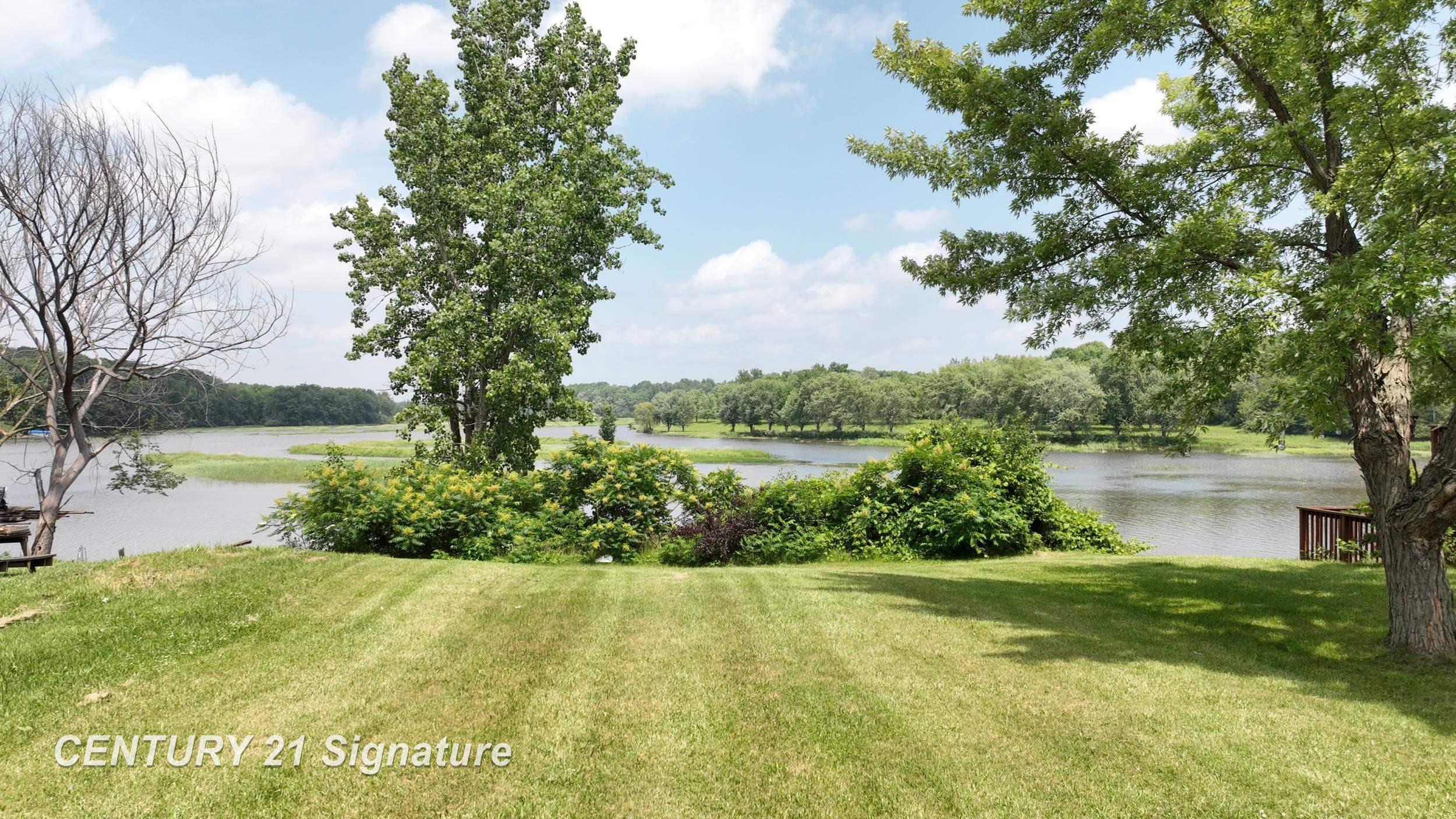 Image 1: lot