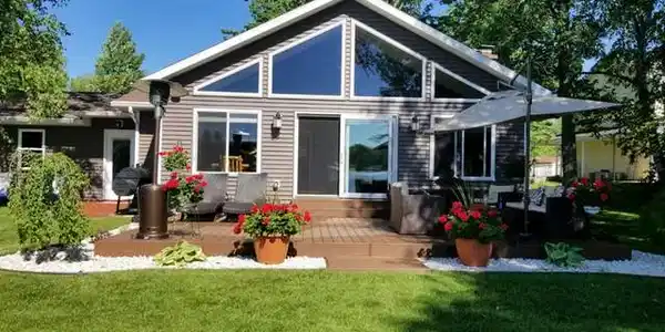 4394 HILLSIDE
