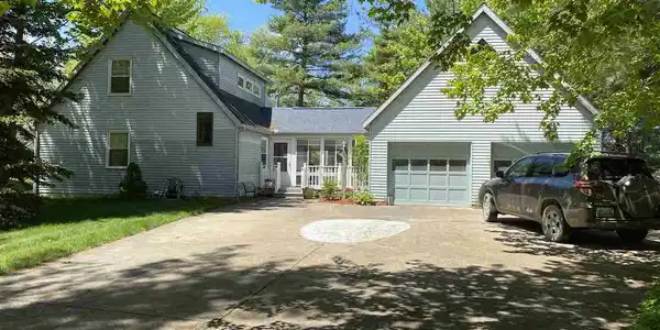 1996 Salisbury Dr