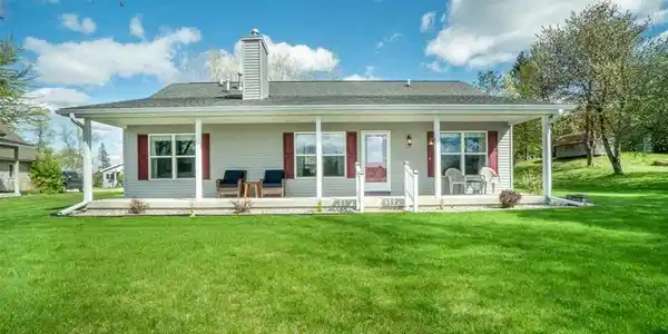 228 Lakeview Ct