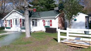 3175 Lakeshore