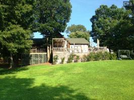 855 ROLLING HILLS Road