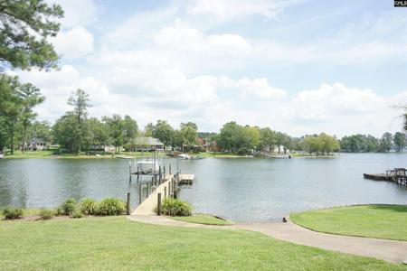 218 Lakeshore Drive