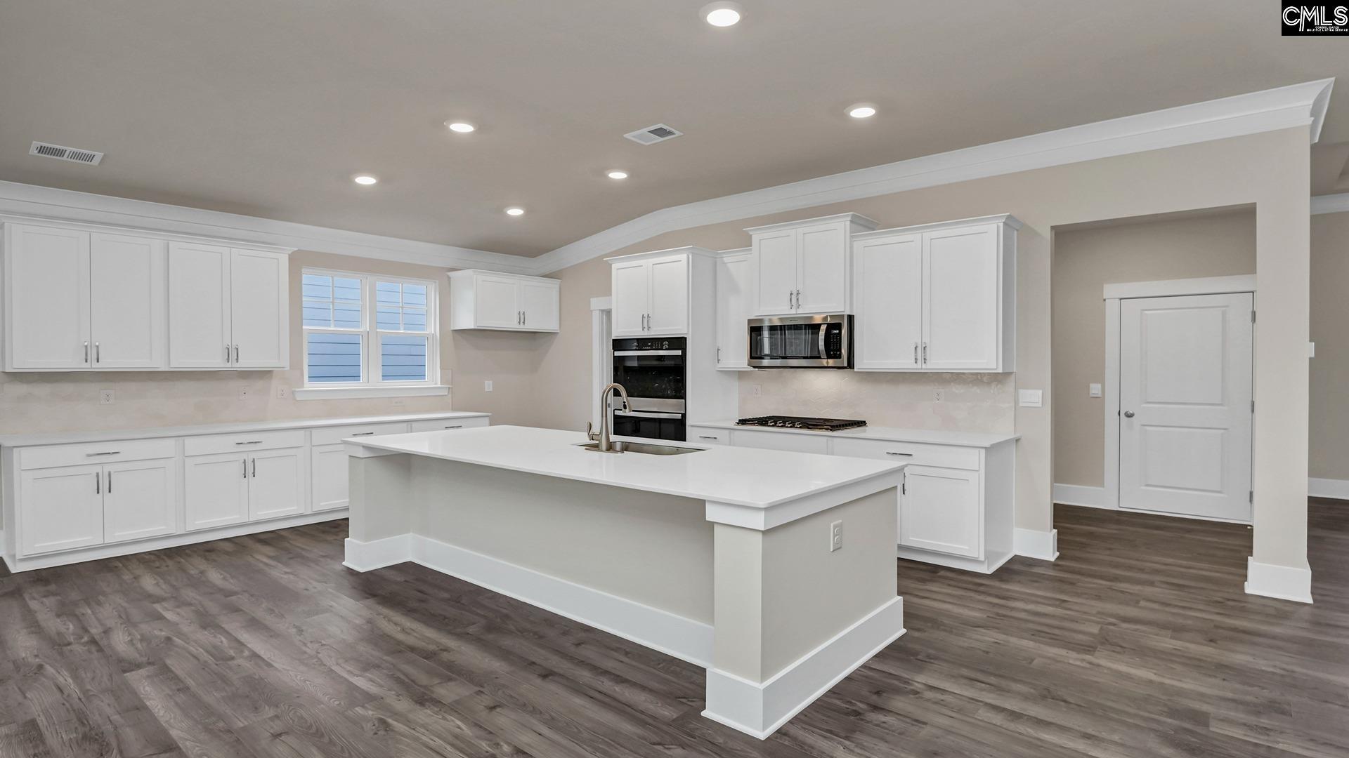 Image 2: Eaton kitchen
