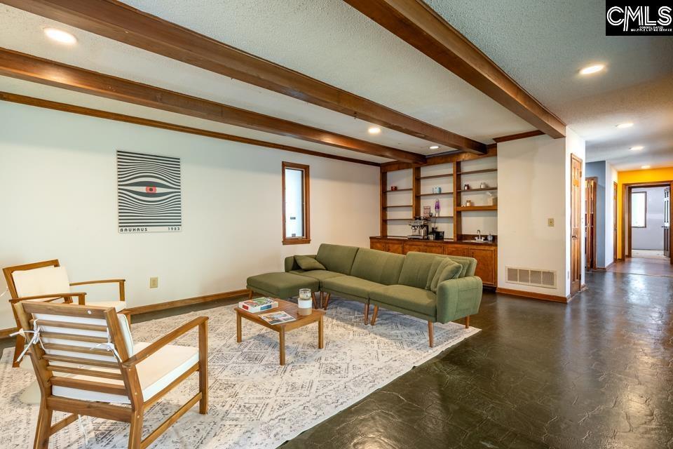 Image 3: This is the original dining area - owner uses it as a sitting area, Dining Area/ Sitting Area