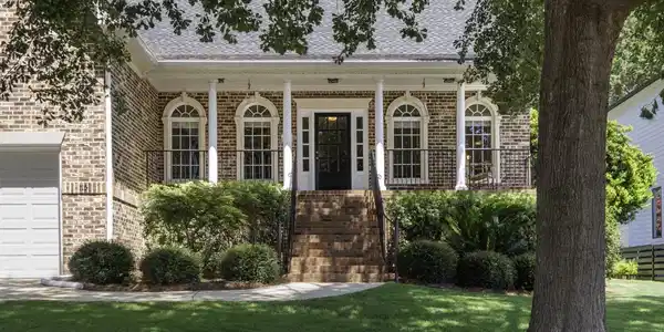 115 Pointe Overlook Drive