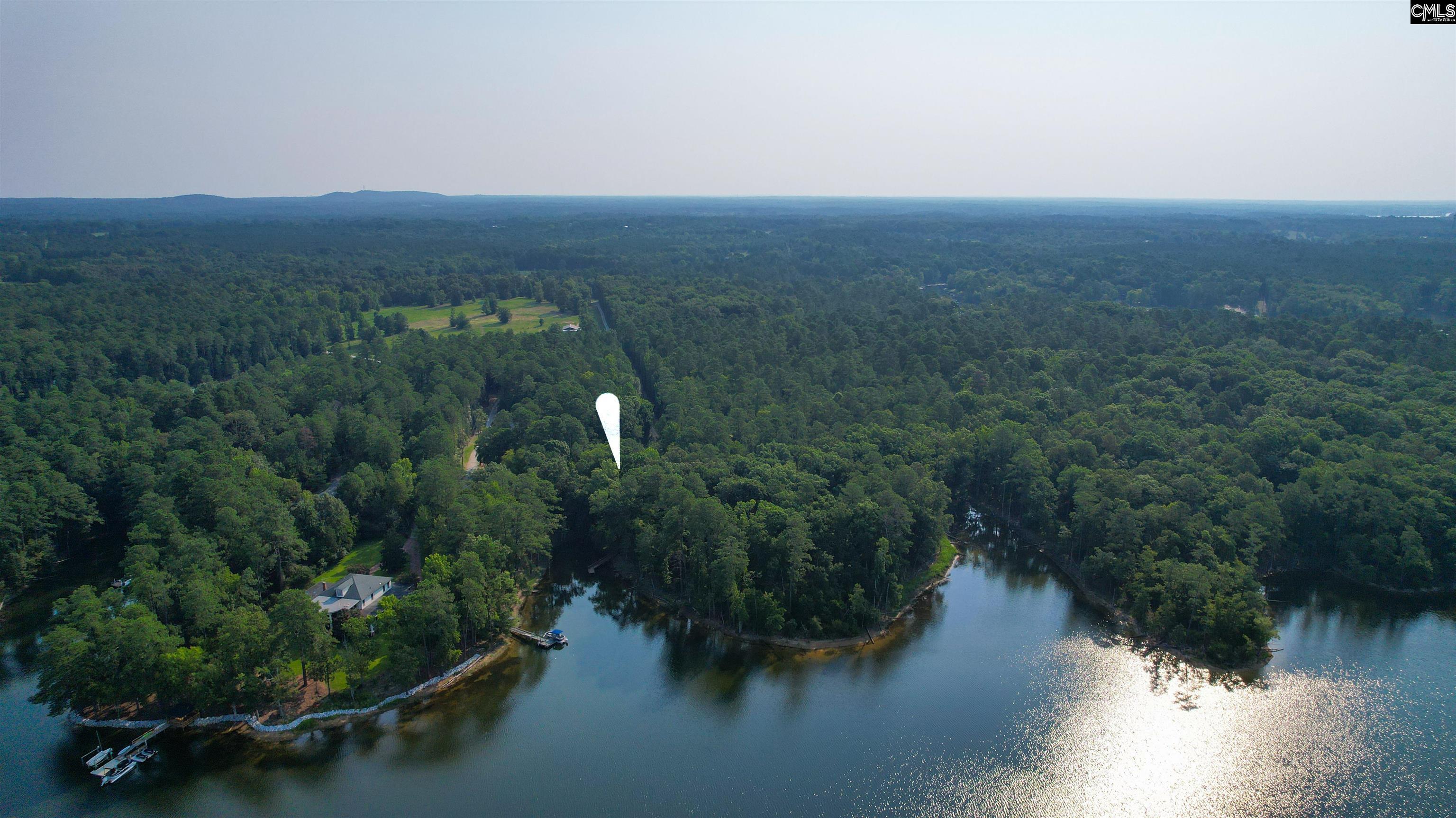 Image 2: TUCKED AWAY IN NATURE ON THE WATER!
