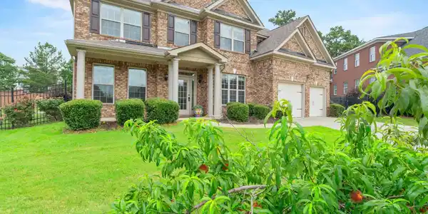 37 Crystal Harbor Court