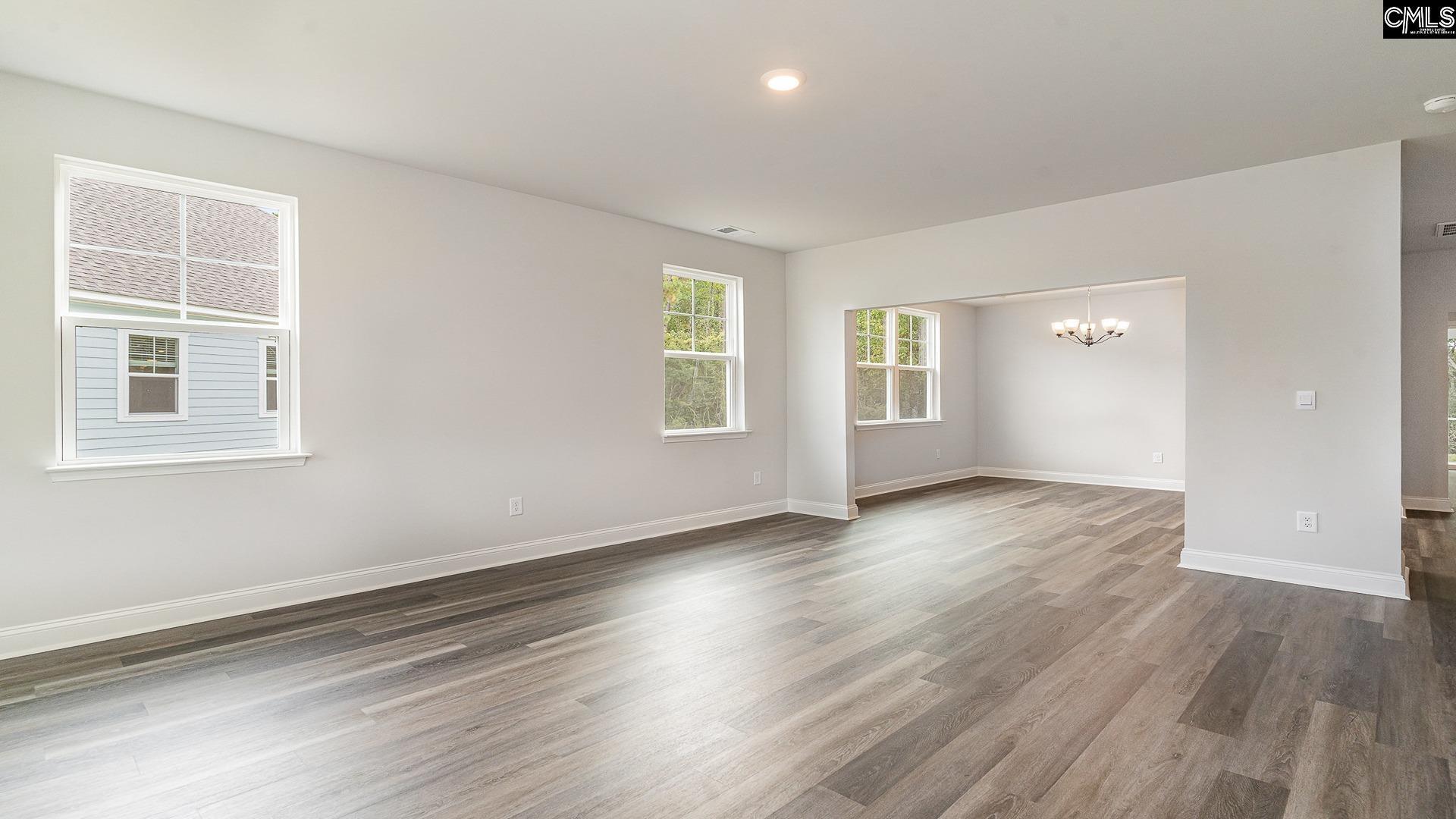 Image 3: Living area