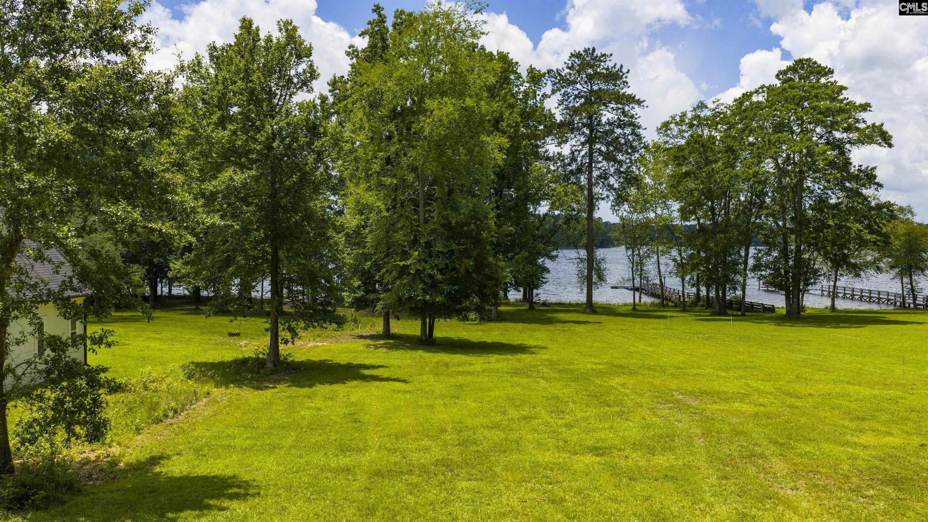 Image 1: Flat buildable lot