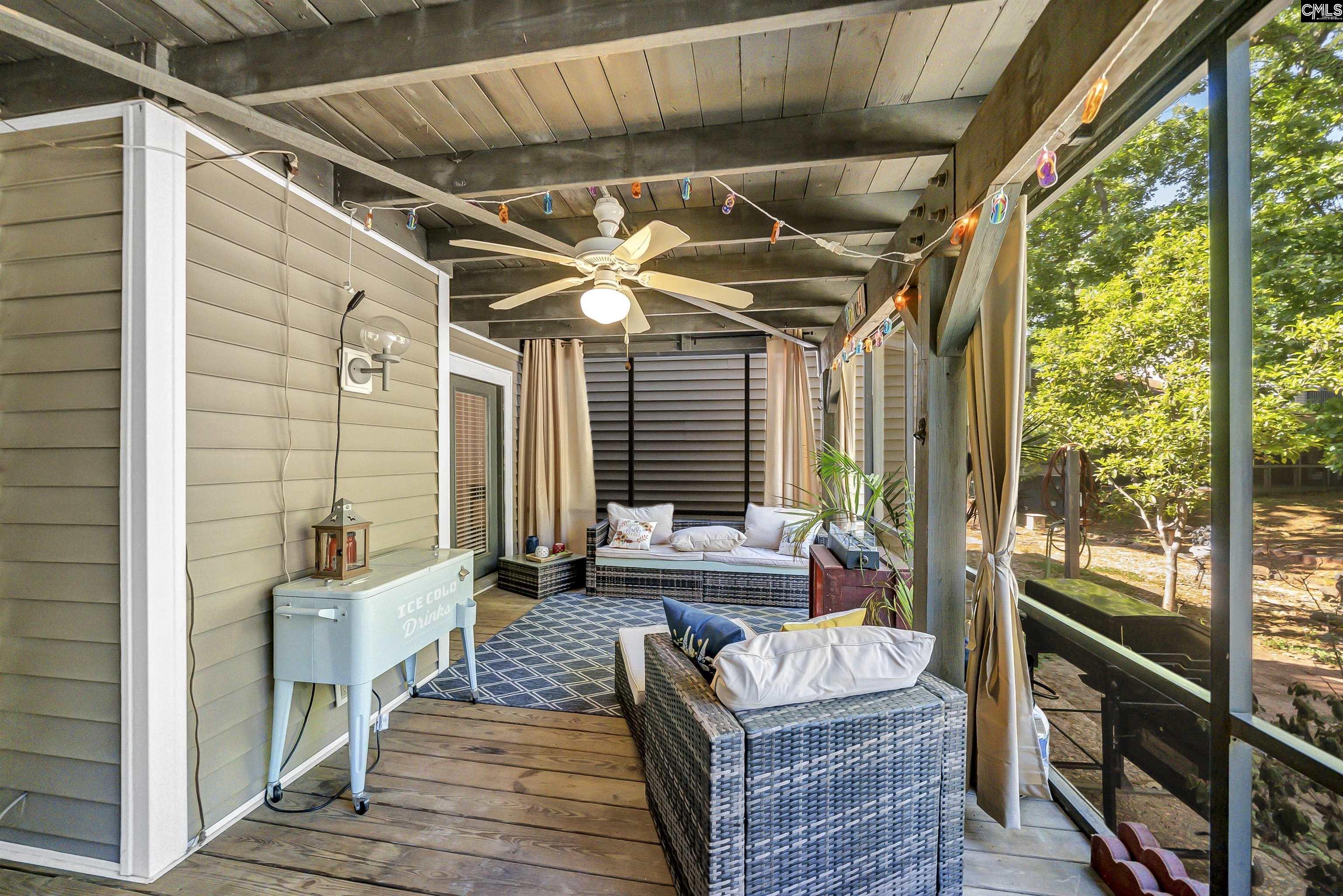 Image 2: Amazing Screened Porch of Living/dining room on Main