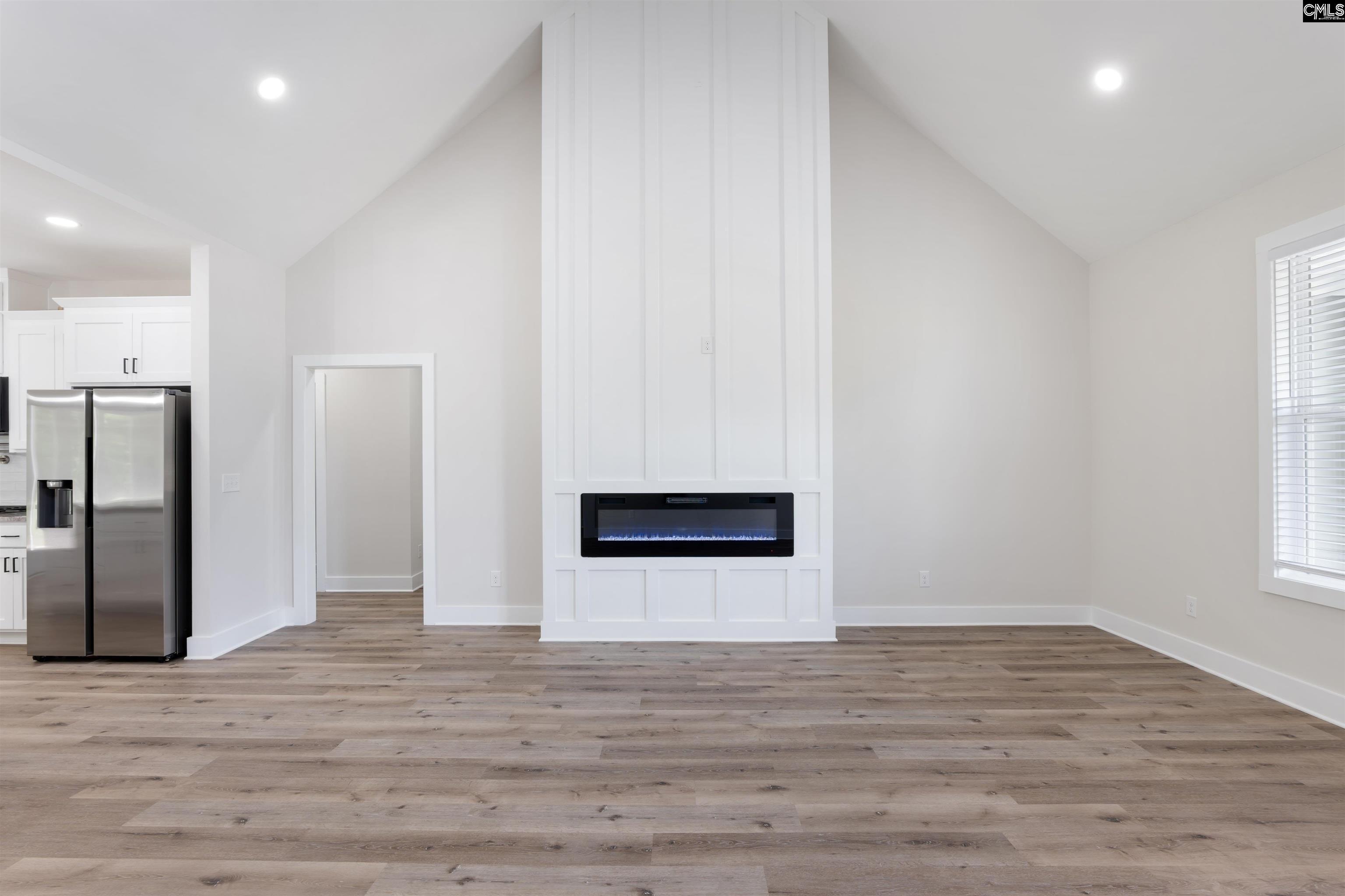 Image 3: Open floor plan